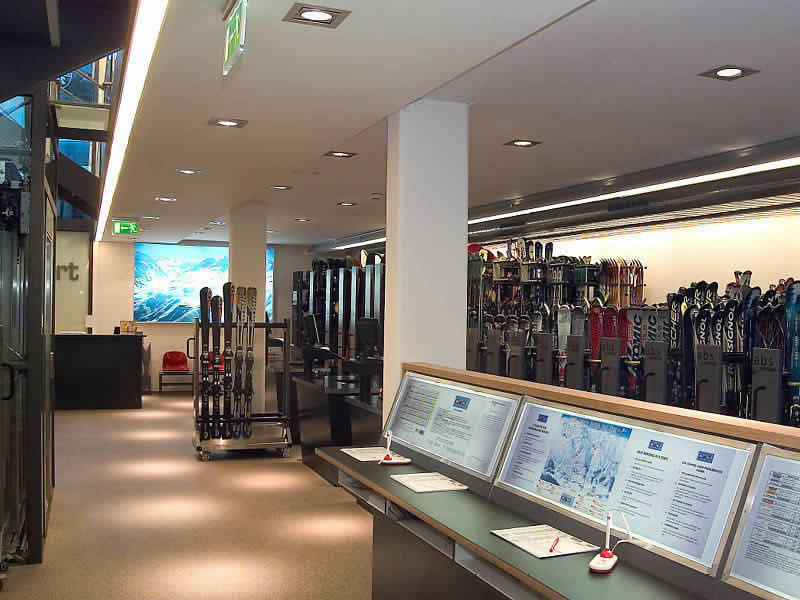 Magasin de location de ski Sport Riml Sporthaus à Dorfstrasse 9, Sölden